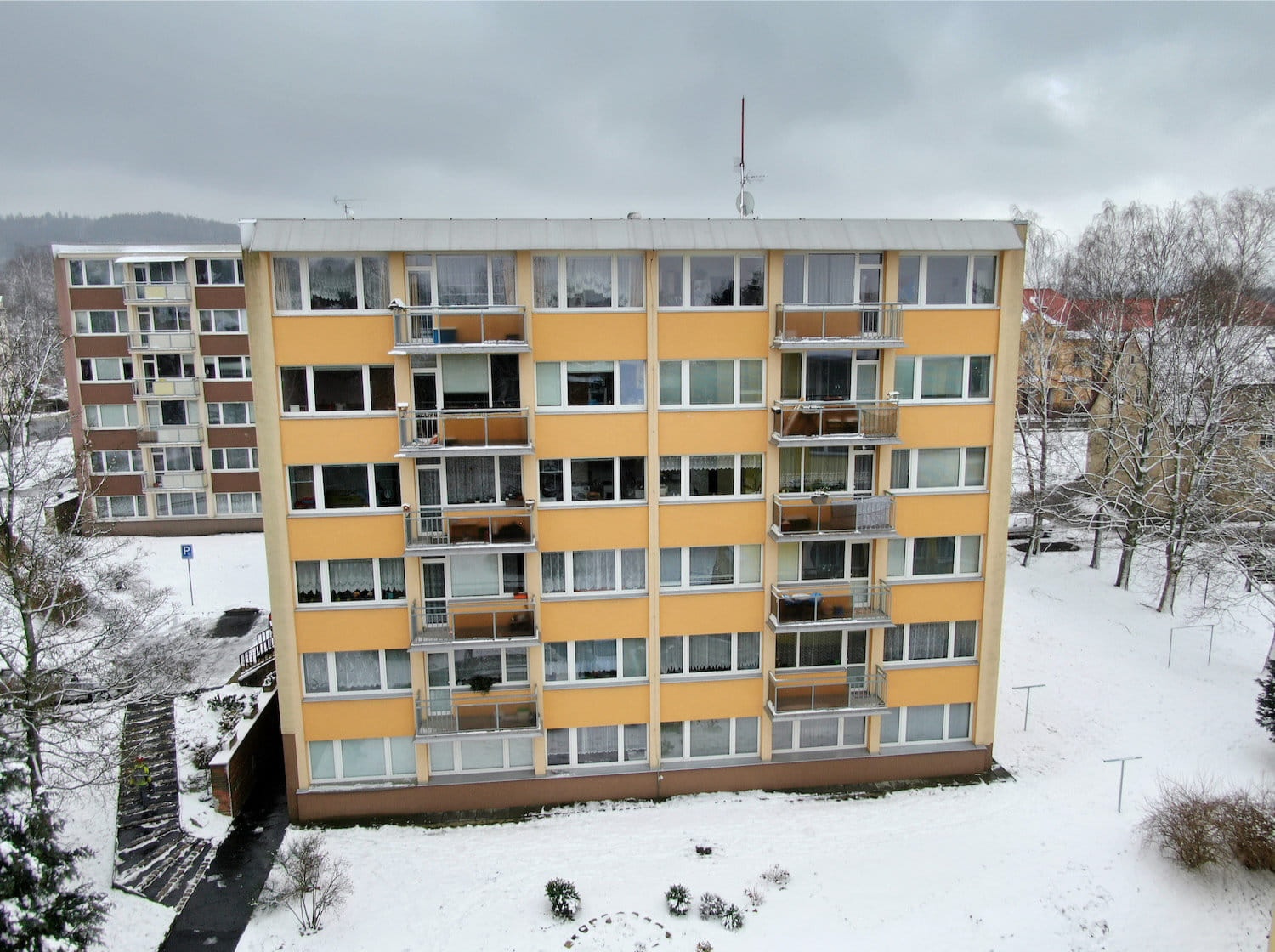 Balkony u bytového domu