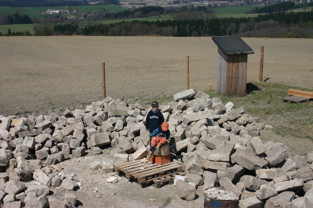 Kameny připravené ke stavbě
